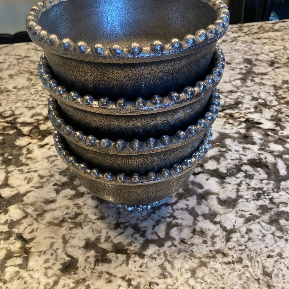 Set of Four elegant Textured pewter Bowls by GG collection NWT $140 Sold Out !